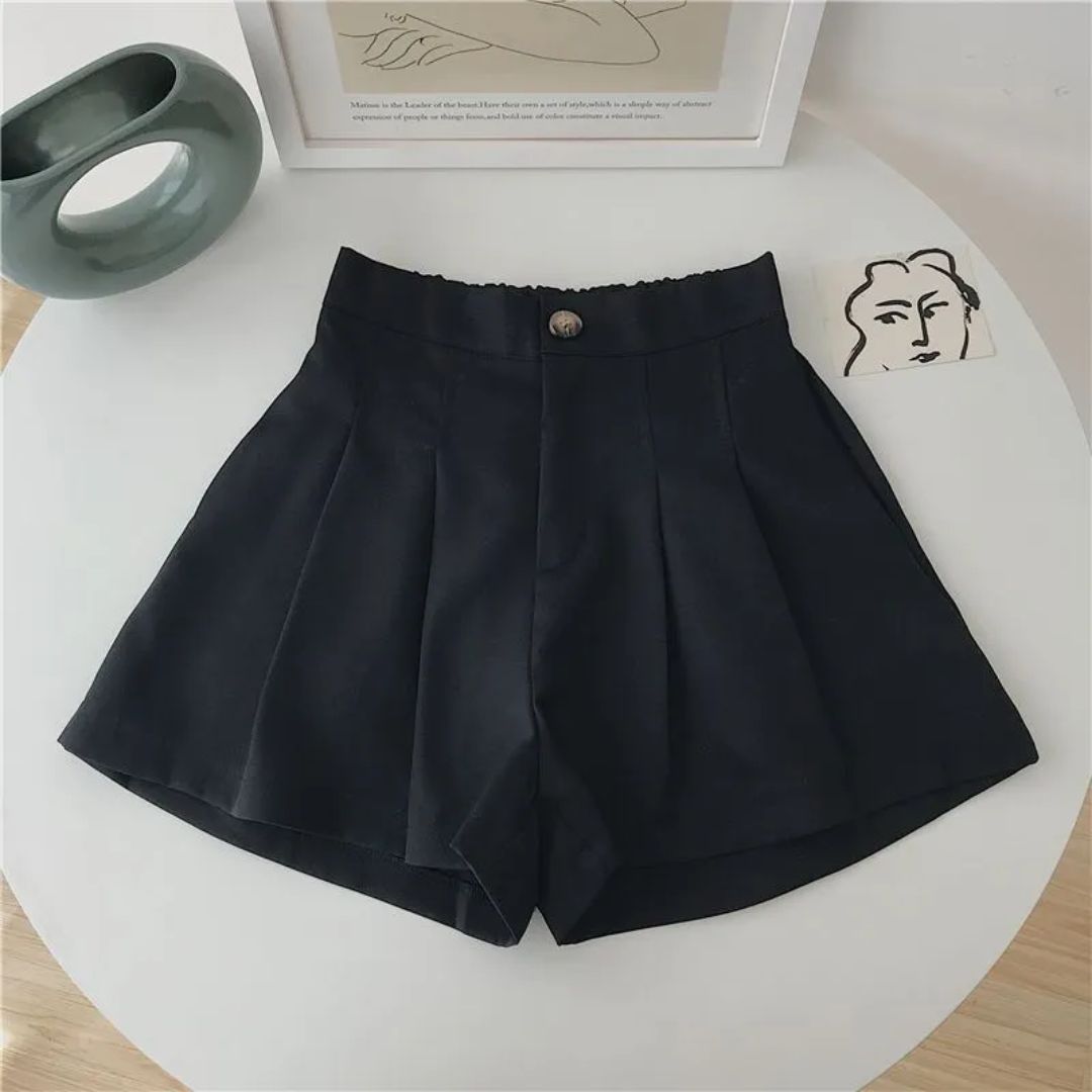 Lara short