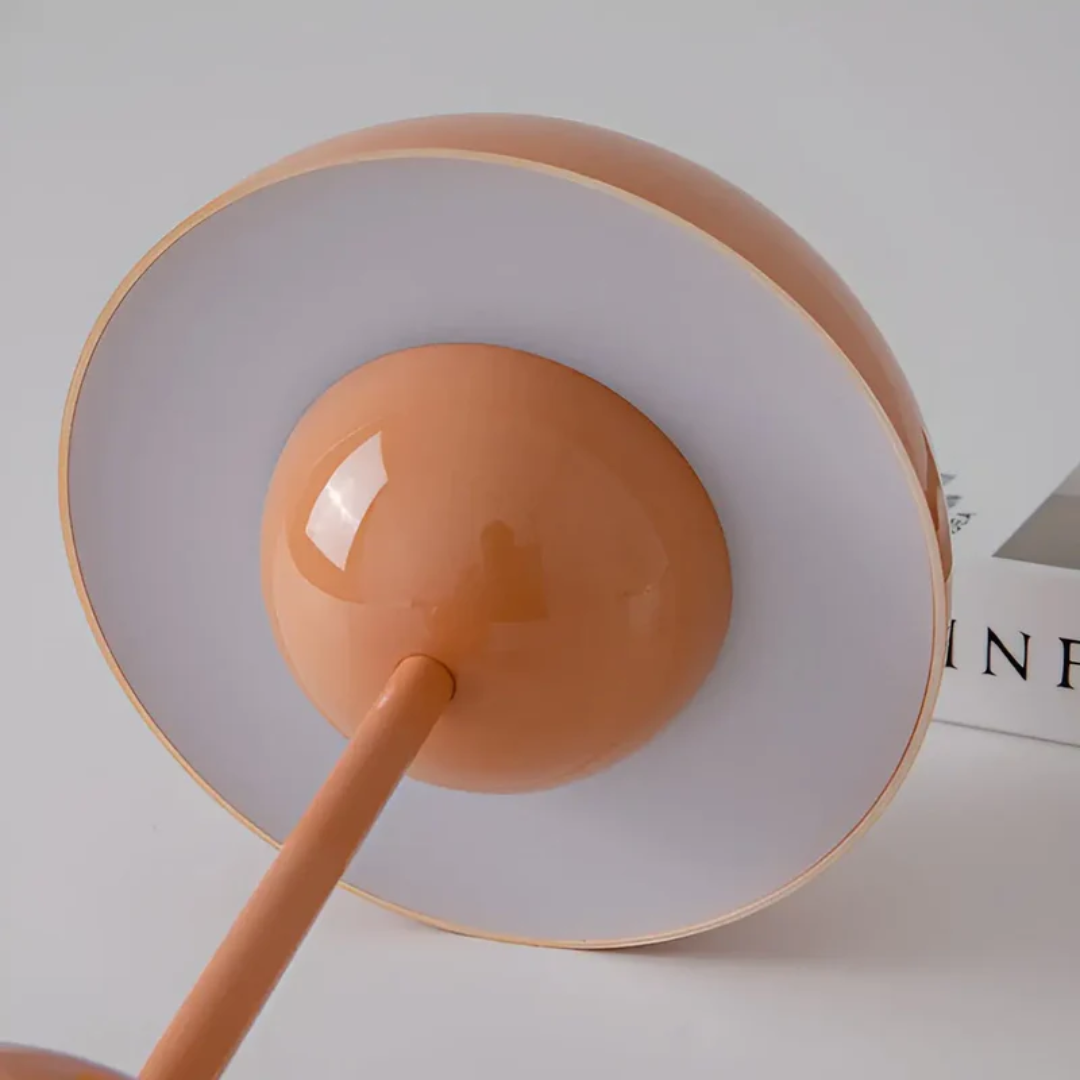 Scandinavische tafellamp met luminous flair
