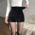 Leah ribfluweel short