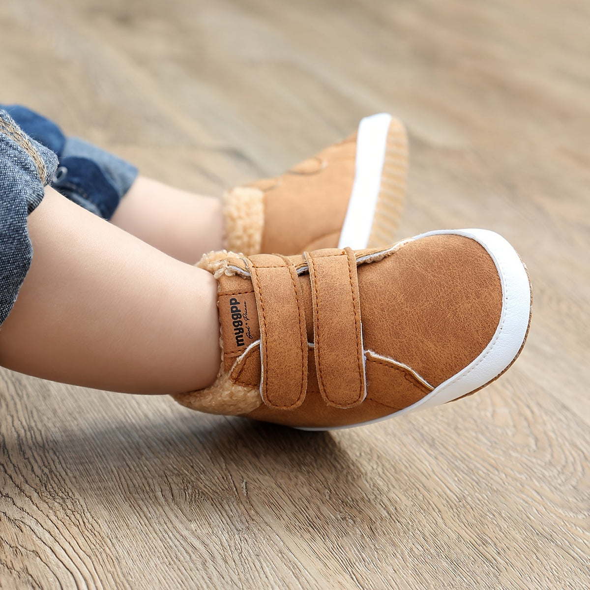 Warme babylaarsjes met klittenband Noor