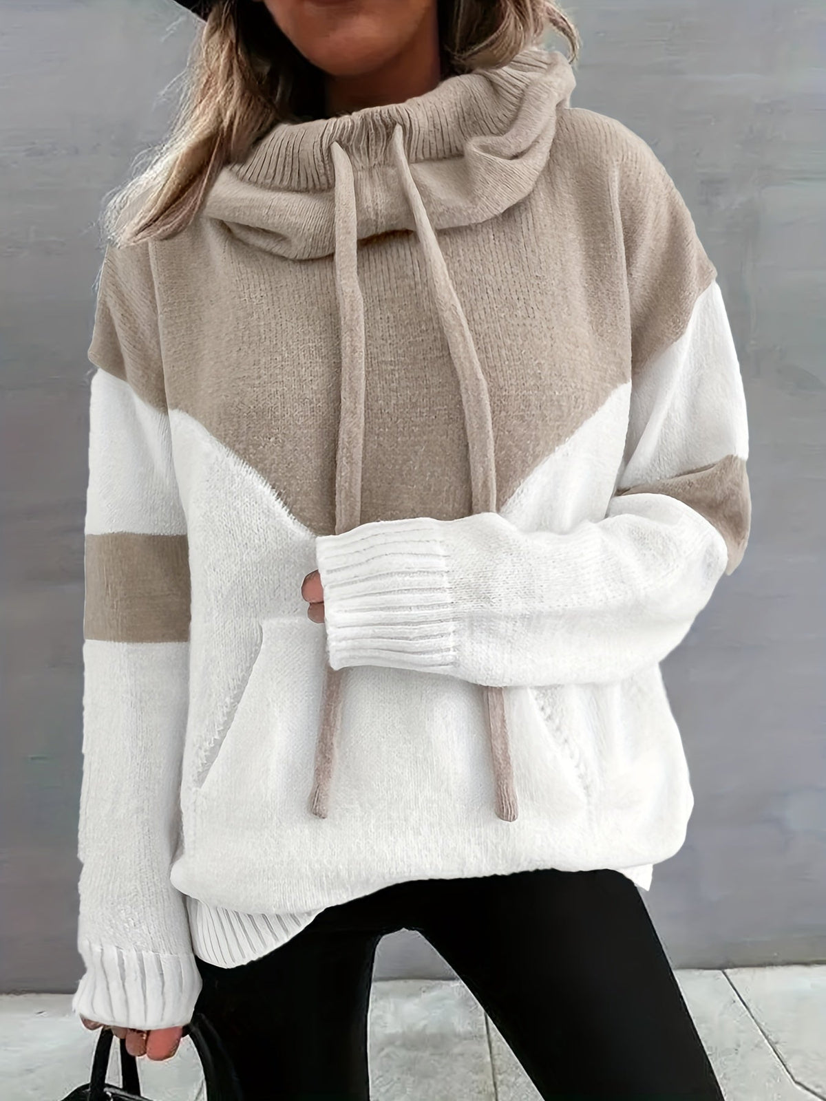 Sweater met capuchon en koord