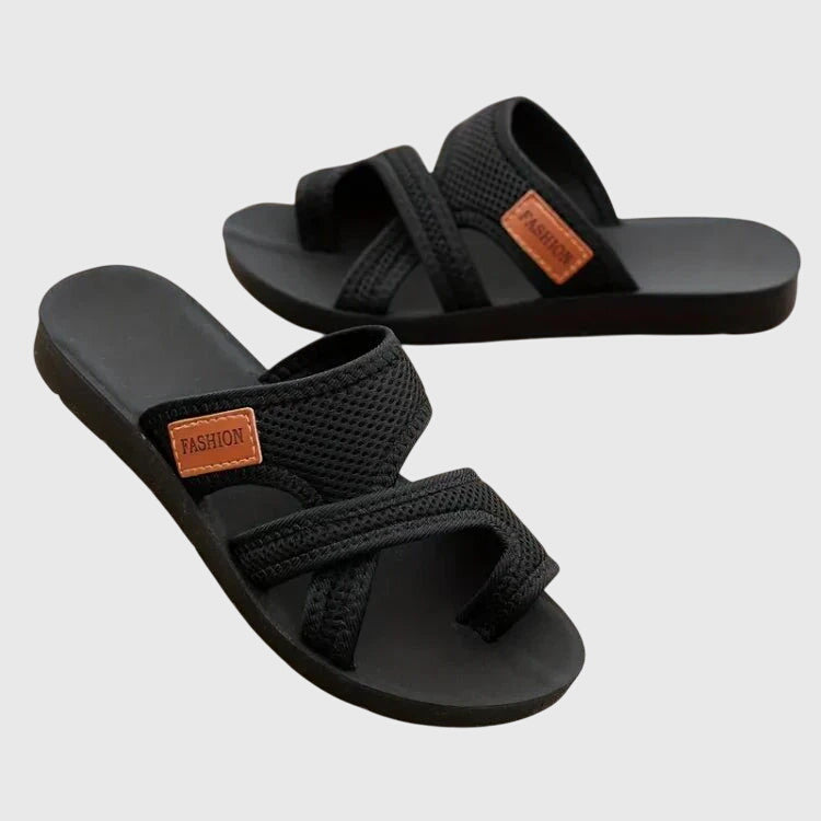 Sandalen met elastische bandjes en gevormd voetbed