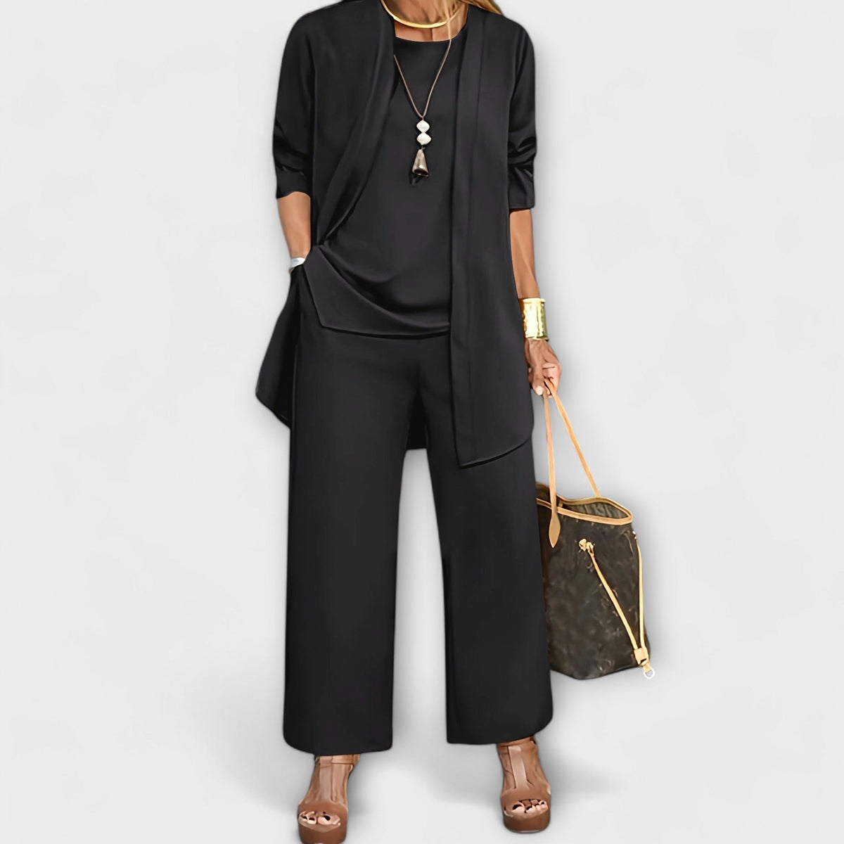 Fiona | Driedelige set met broek, top en vest