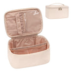 Reisvriendelijke make-up organizer, uitgerust met verdelers