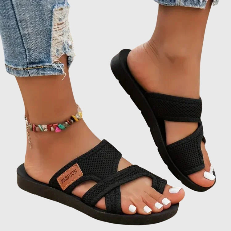 Sandalen met elastische bandjes en gevormd voetbed