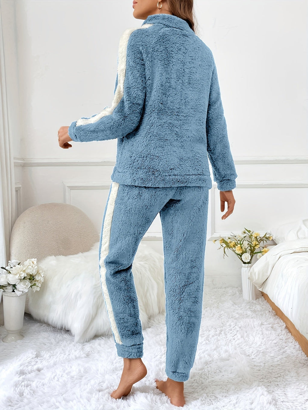 Zachte pluche lounge pyjama set met kleuraccenten