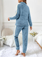 Zachte pluche lounge pyjama set met kleuraccenten