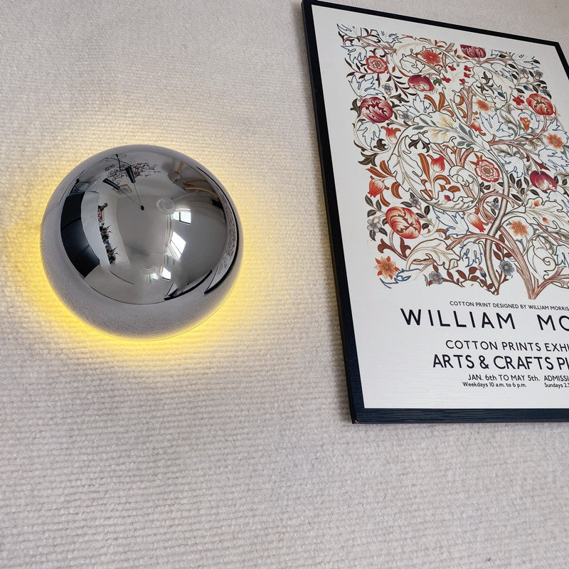 Wandlamp met retro-architectonische look