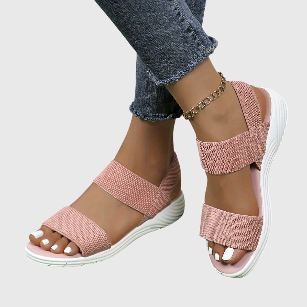 Lichte sandalen met verstelbare bandjes en dempend voetbed