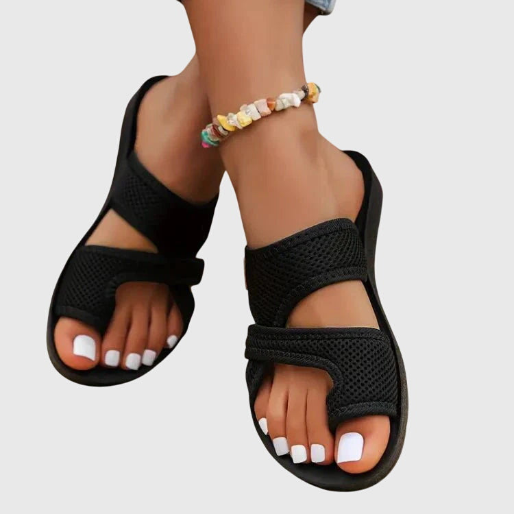 Sandalen met elastische bandjes en gevormd voetbed