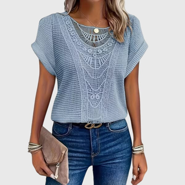 Rania | Lichte blouse met kanten details