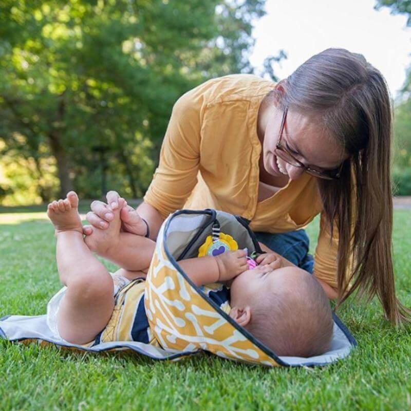 3-in-1 verschoningsmatje voor baby's met speelgoedhouder