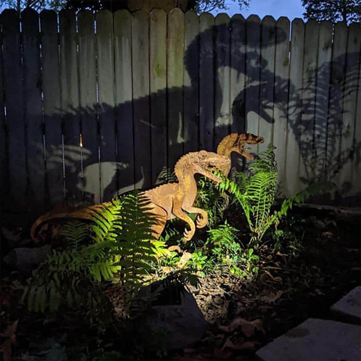 Metalen dinosaurusdecoratie voor de tuin