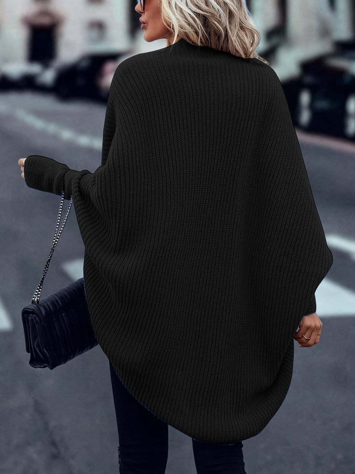 Middellang open vest met gedrapeerde voorkant