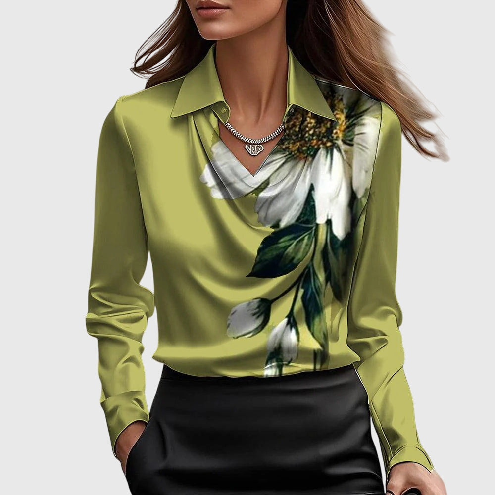 Elina | Glanzende damesblouse met geplooide halslijn