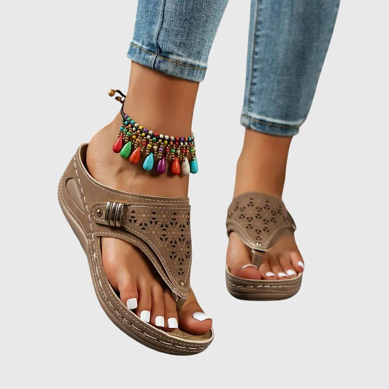 Instapsandalen met sleehak
