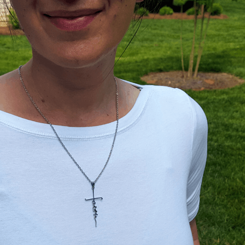 Faith hanger met ketting