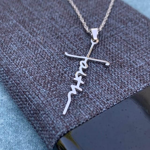 Faith hanger met ketting