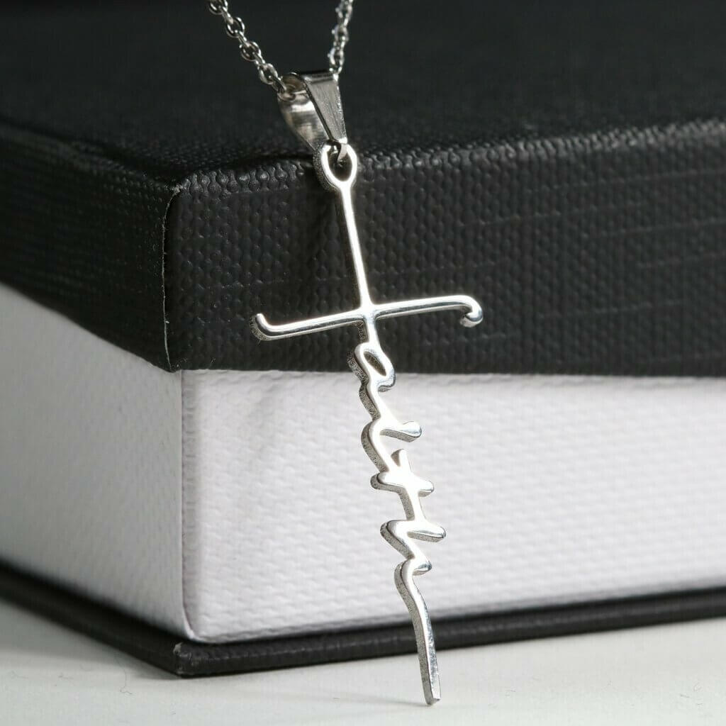 Faith hanger met ketting