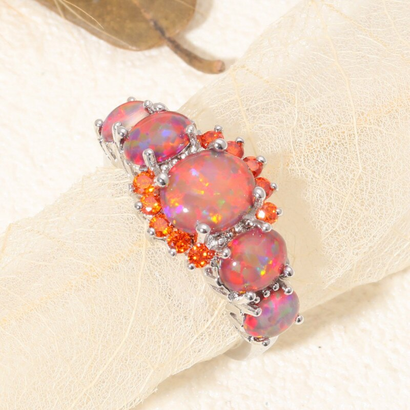Oranje ring met vuuroopaal