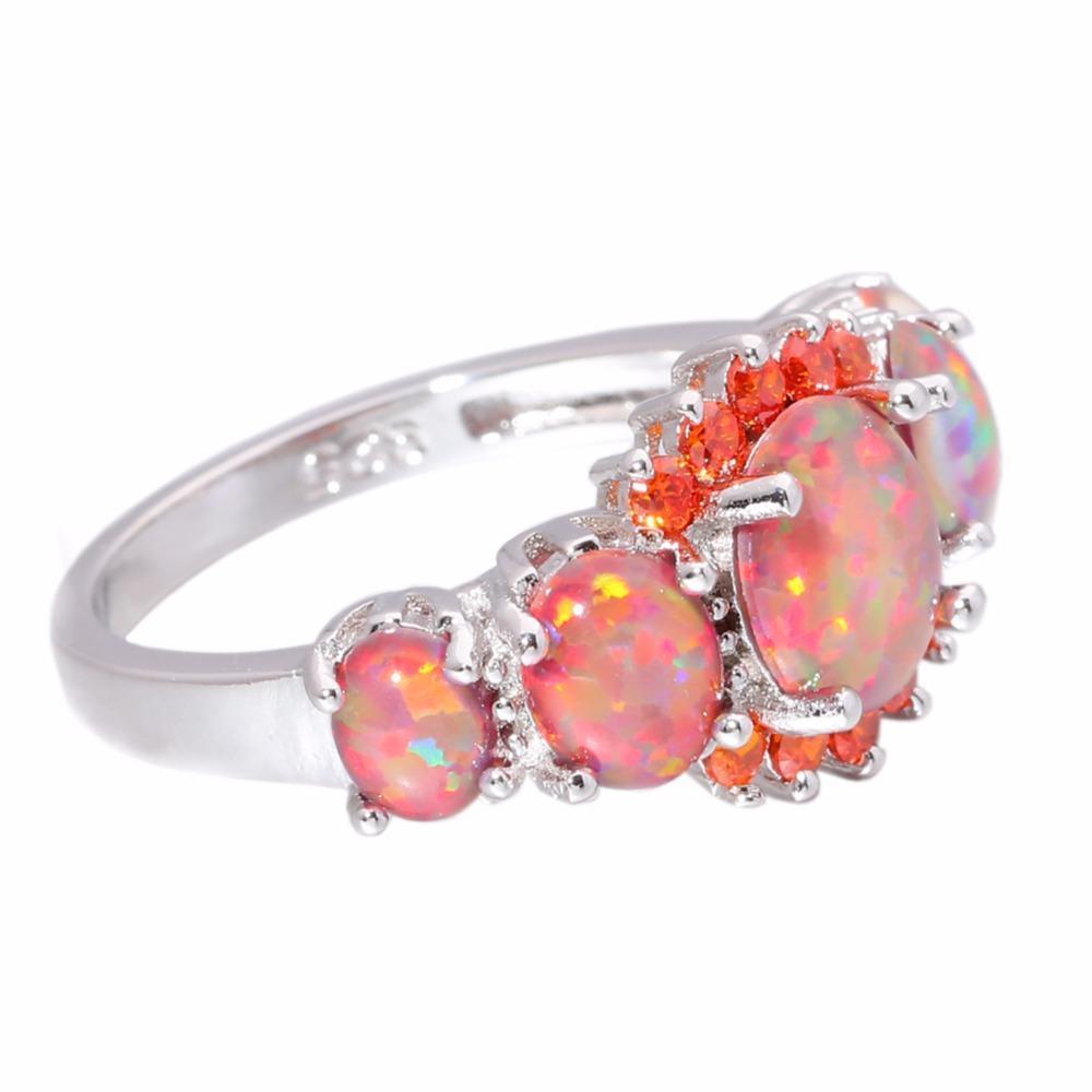 Oranje ring met vuuroopaal