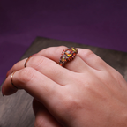 Oranje ring met vuuroopaal