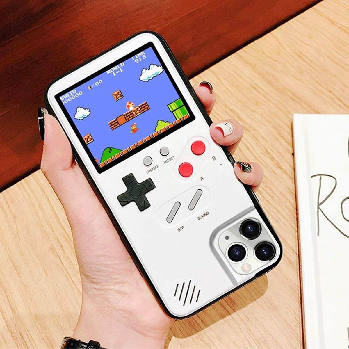 Telefoonhoesje in Gameboy-stijl