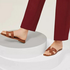 En modieuze slippers