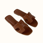 En modieuze slippers