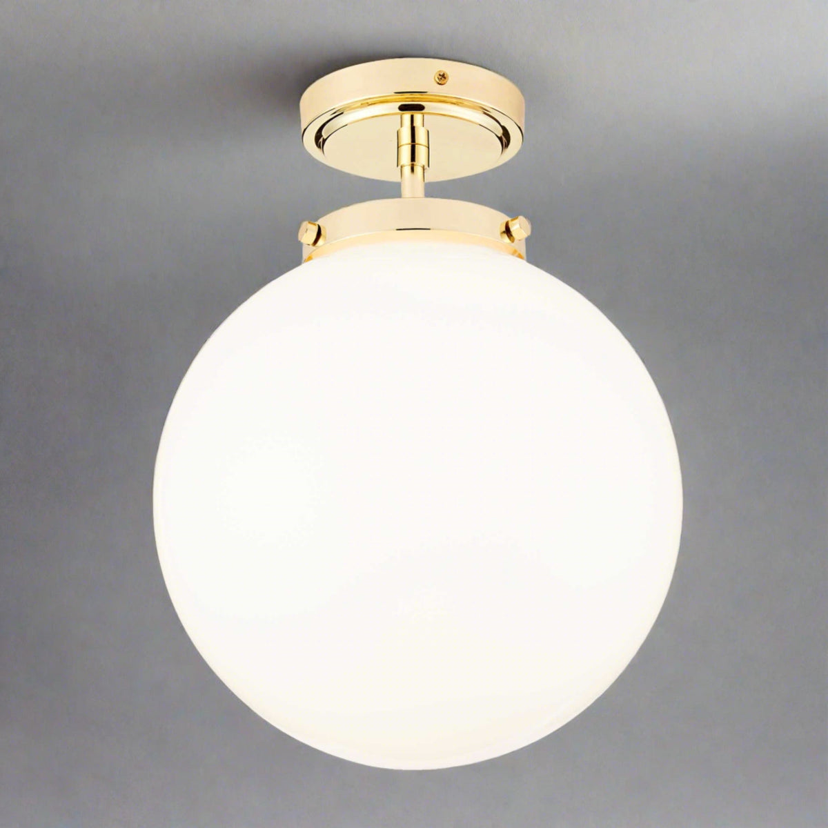 Bolvormige plafondverlichting