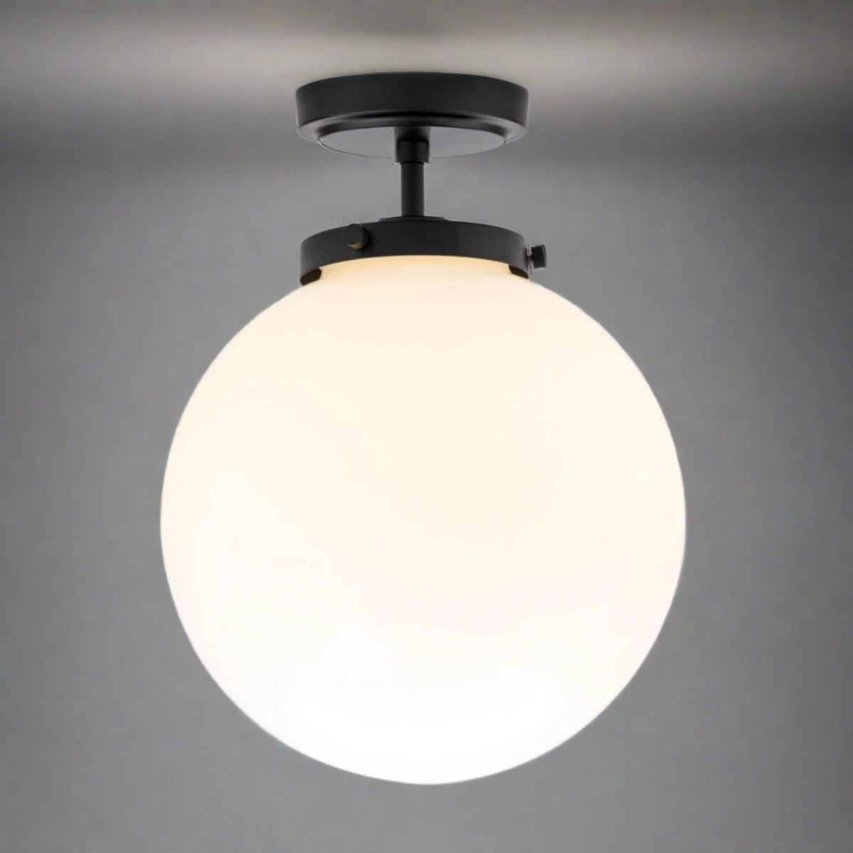 Bolvormige plafondverlichting