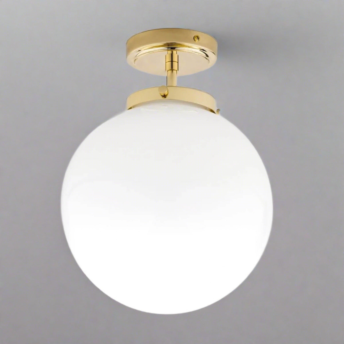 Bolvormige plafondverlichting