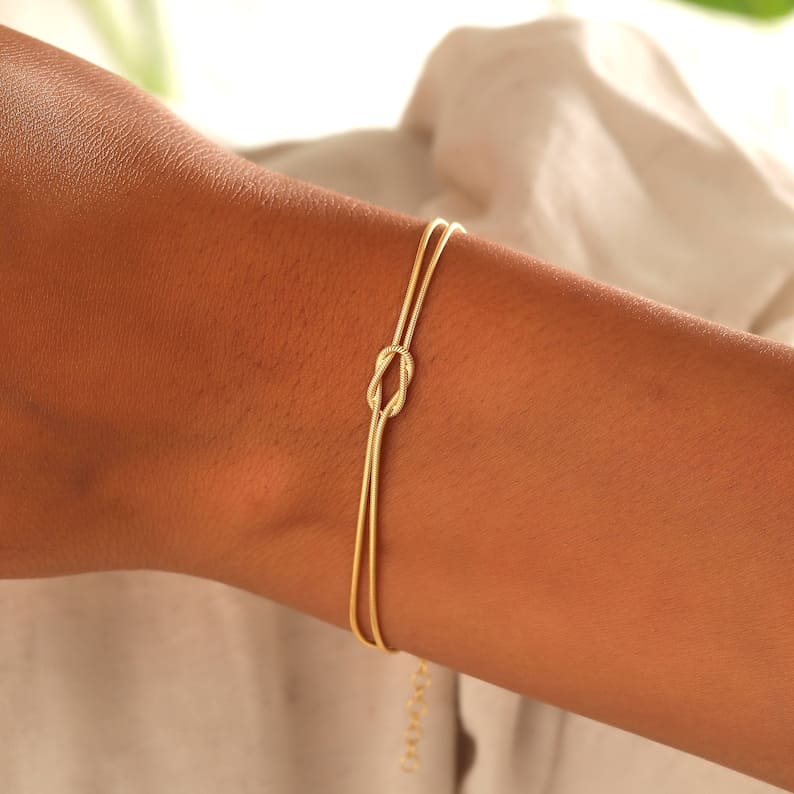 Minimalistische knoop armband