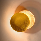 Wandlamp met magische maangloed