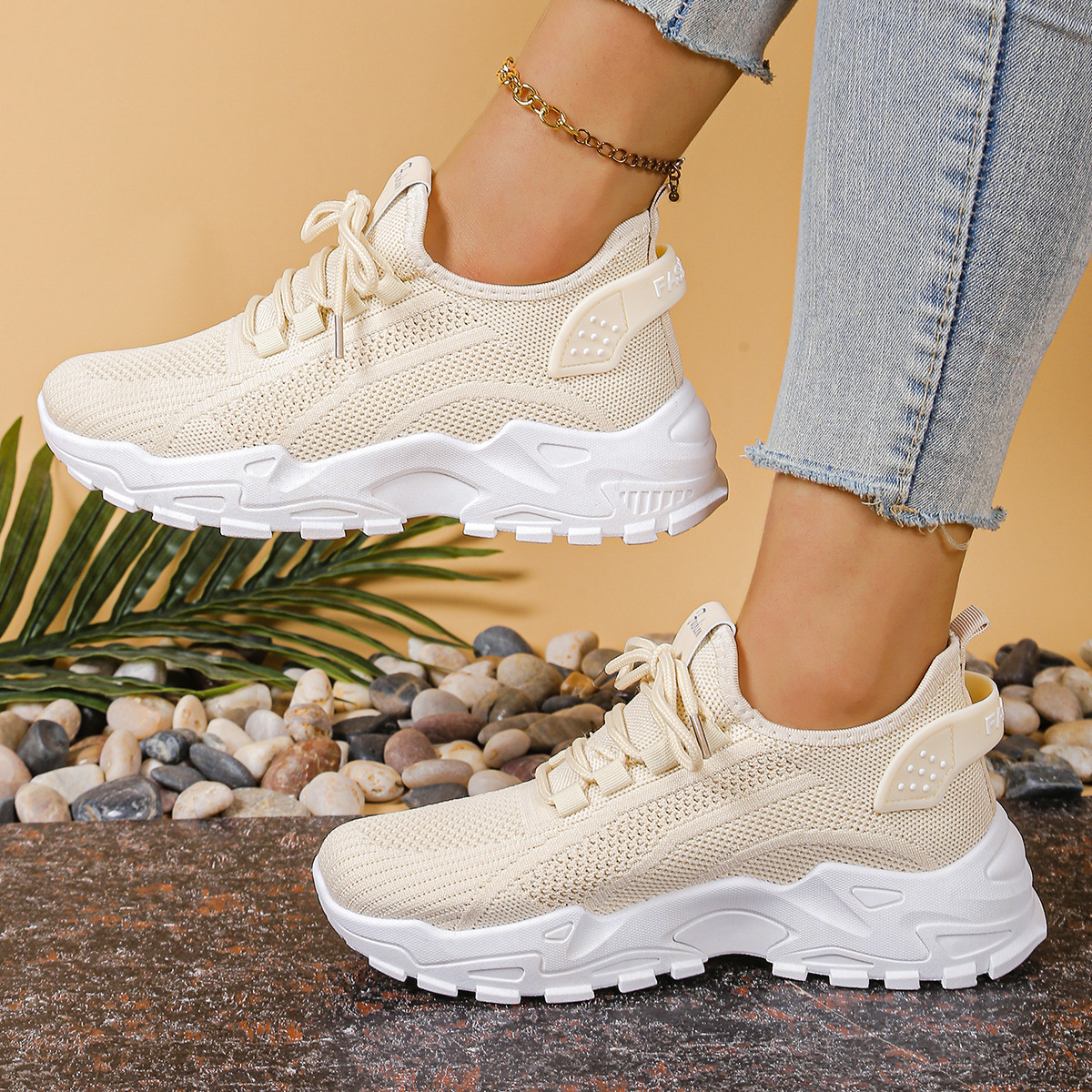Sneakers met ademend bovenwerk en gedempte platformzool