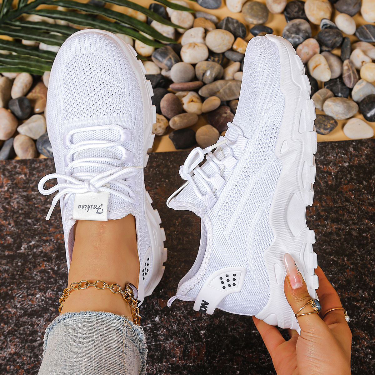 Sneakers met ademend bovenwerk en gedempte platformzool