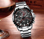 Stalen herenhorloge in militaire stijl