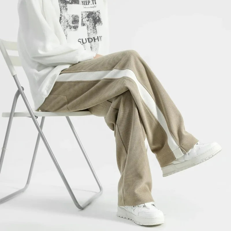 Darius | Losse corduroy herenjogger met zijstreep