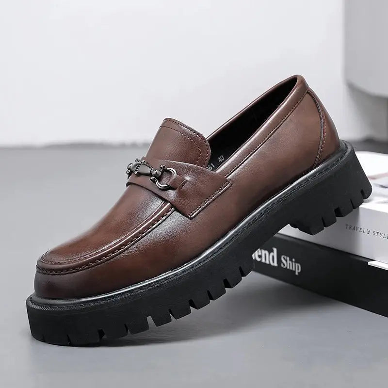 Leren herenloafers met metalen gespdetail