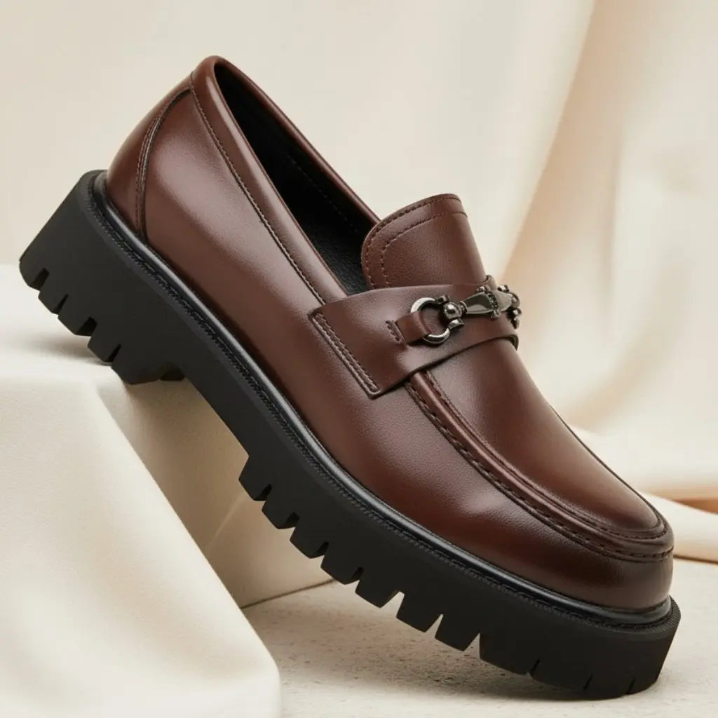 Leren herenloafers met metalen gespdetail
