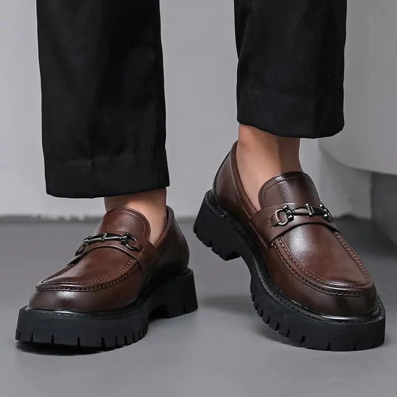 Leren herenloafers met metalen gespdetail