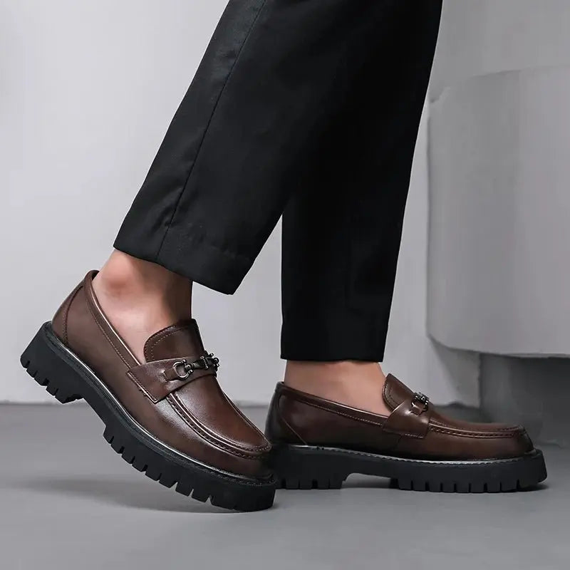Leren herenloafers met metalen gespdetail