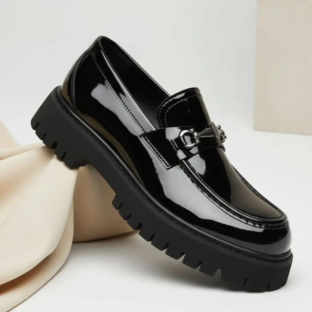 Leren herenloafers met metalen gespdetail