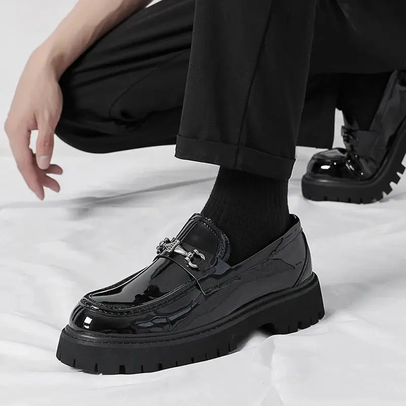 Leren herenloafers met metalen gespdetail