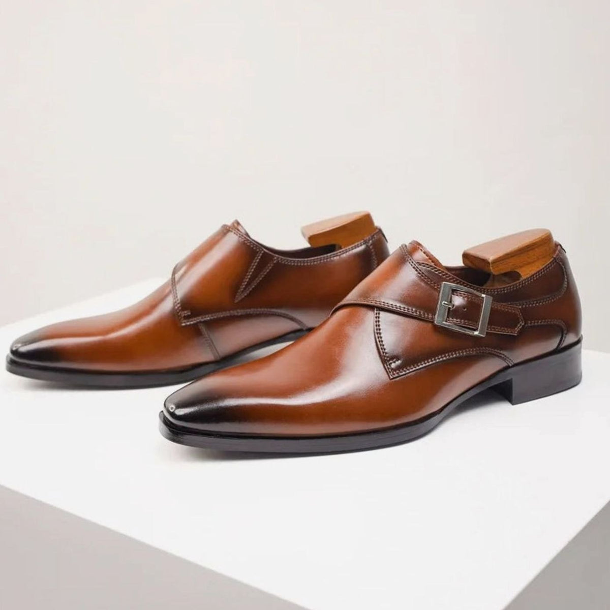 Herenmonkschoenen in leerlook met enkele gesp