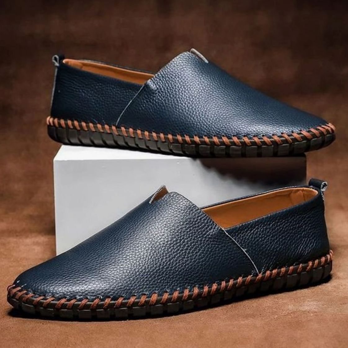 Hereninstaploafers met leerlook en contrasterende zoolstiksels