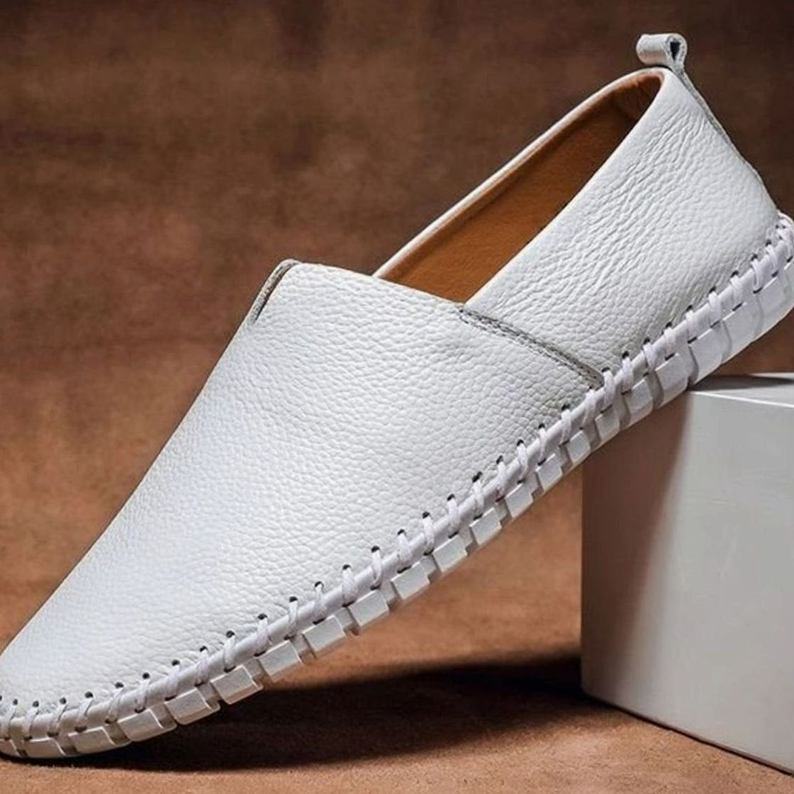 Hereninstaploafers met leerlook en contrasterende zoolstiksels
