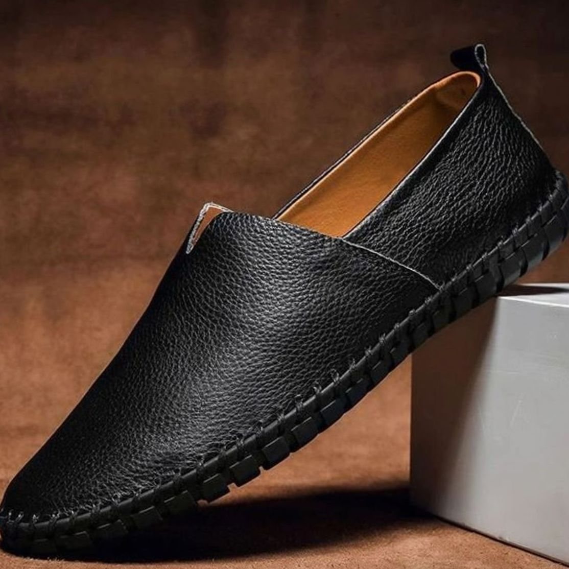 Hereninstaploafers met leerlook en contrasterende zoolstiksels