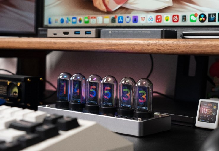 Verticale LED nixie tafelklok