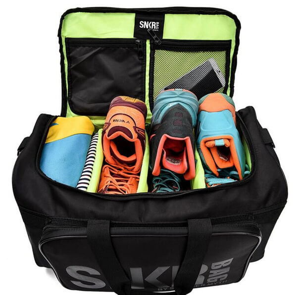 Multi-Vakken sneakers & gear reistas
